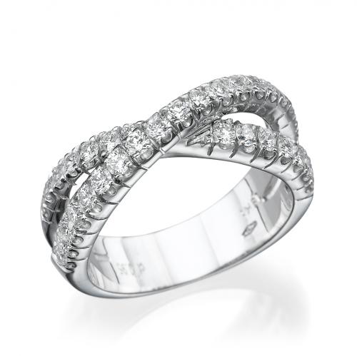 טבעת יהלומים בעיצוב מיוחד 